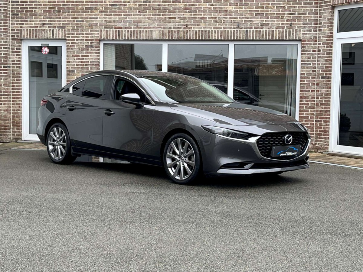 Mazda 3 2.0 M-HYBRID Sedan / Bose / 360 camera