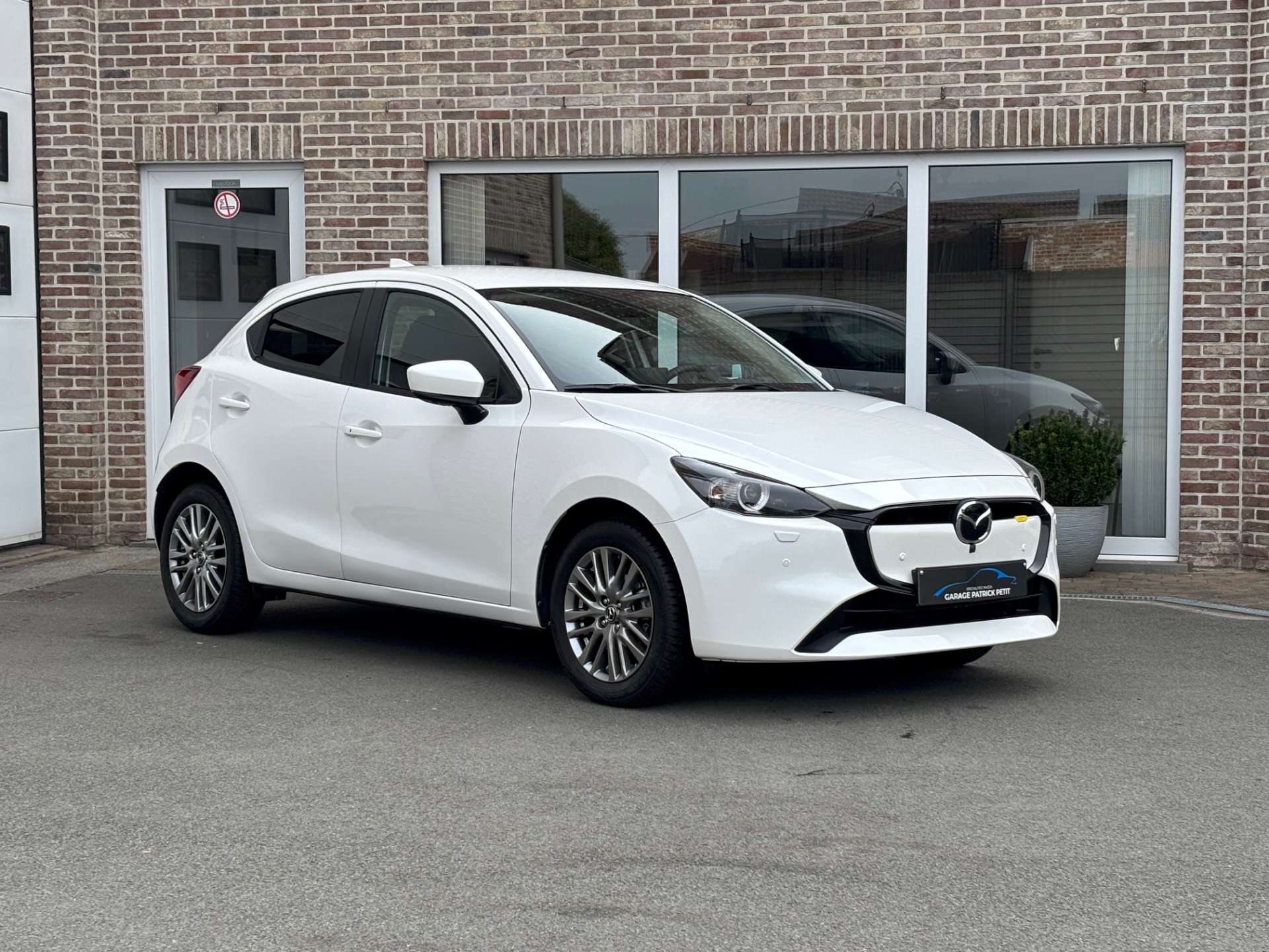 Mazda 2 1.5 M-HYBRID / 360 camera / Apple / BTW AFTRB