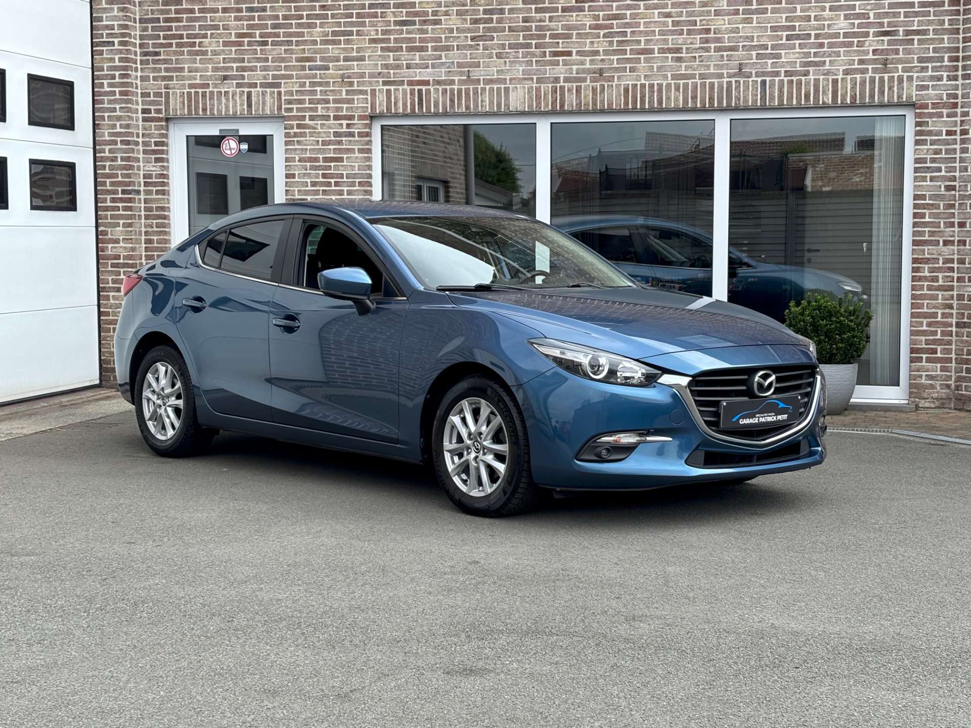 Mazda 3 2.0 SKY-G Sense Sedan / Apple Carplay