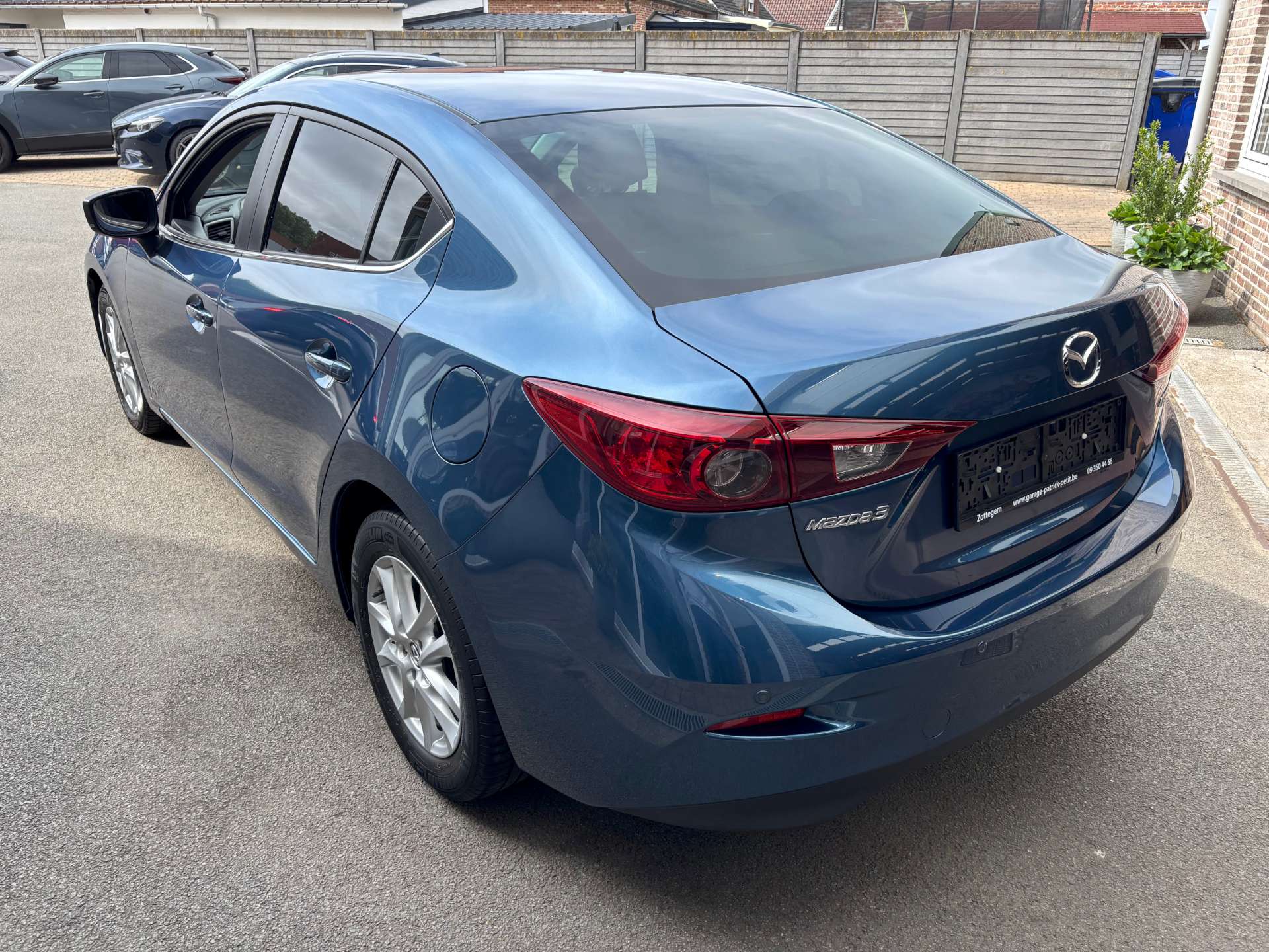 Mazda 3 2.0 SKY-G Sense Sedan / Apple Carplay