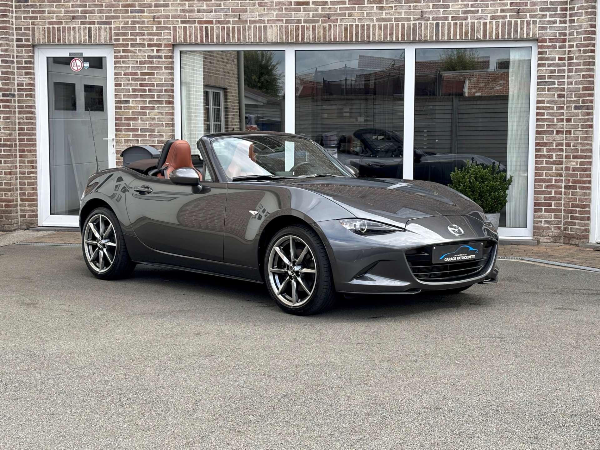 Mazda MX-5 ND 2.0 SKY-G KAZARI