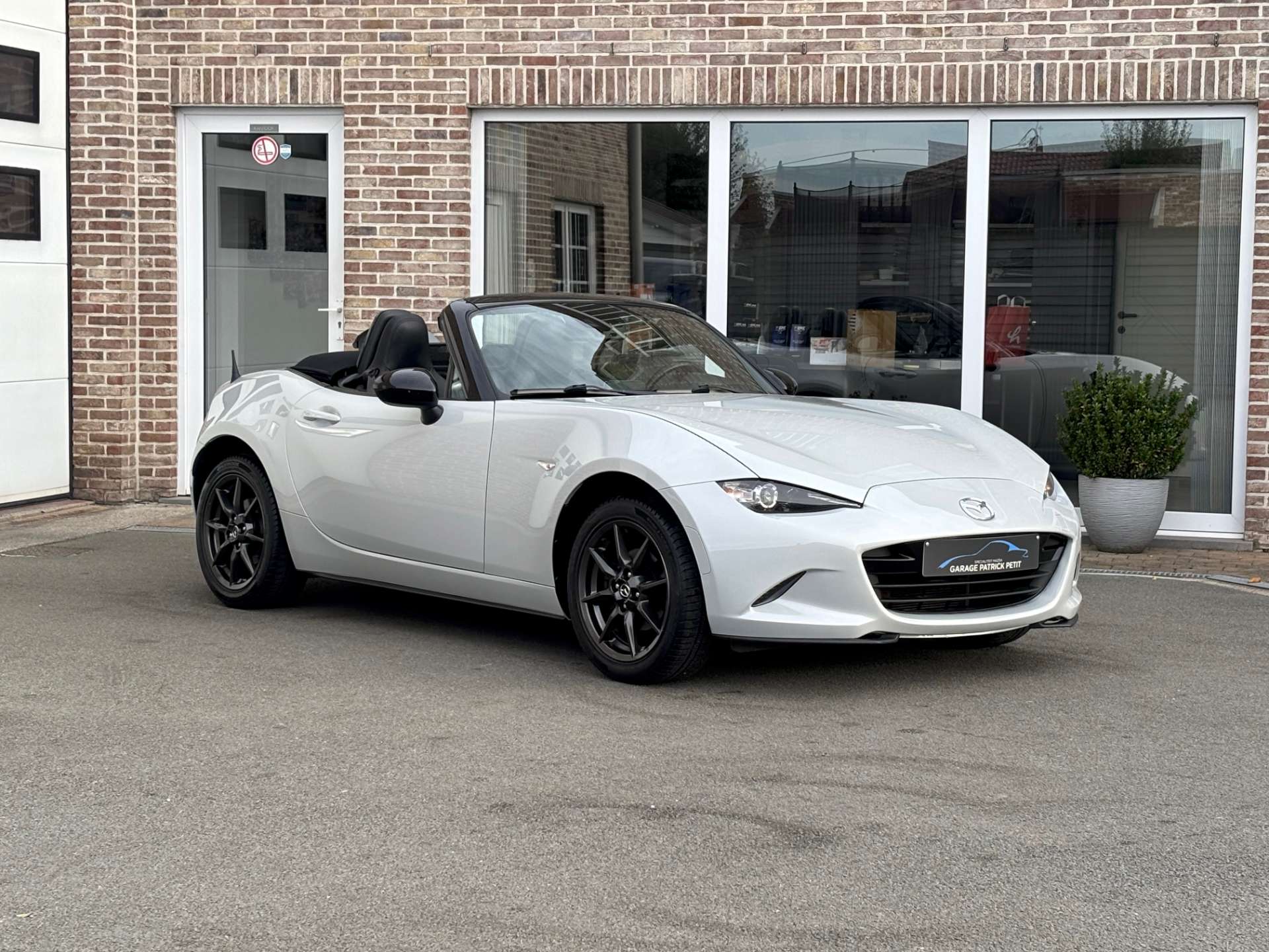 Mazda MX-5 ND 1.5 SKY-G EXCLUSIVE / Camera