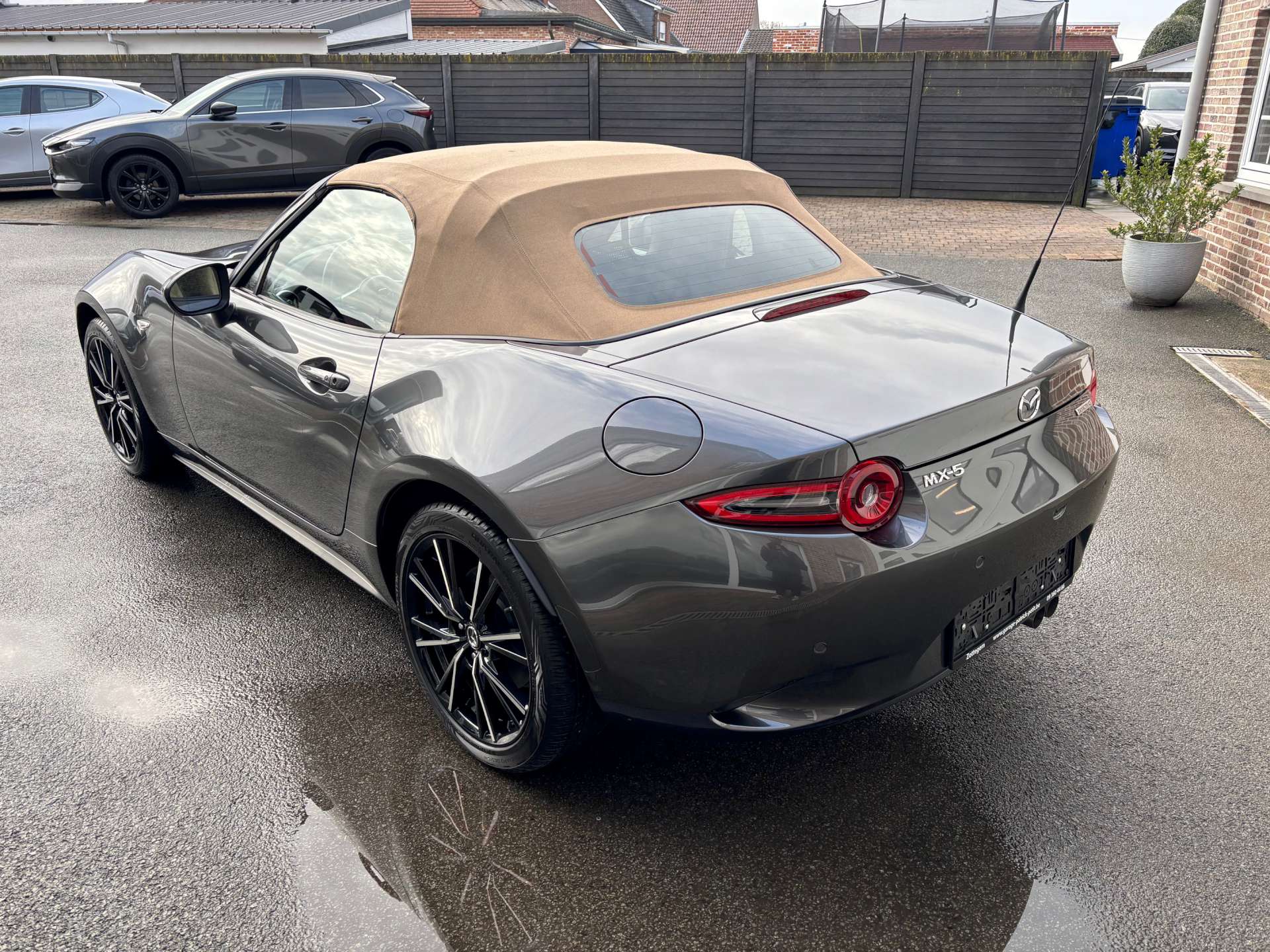 Mazda MX-5 ND 2.0 SKY-G KAZARI