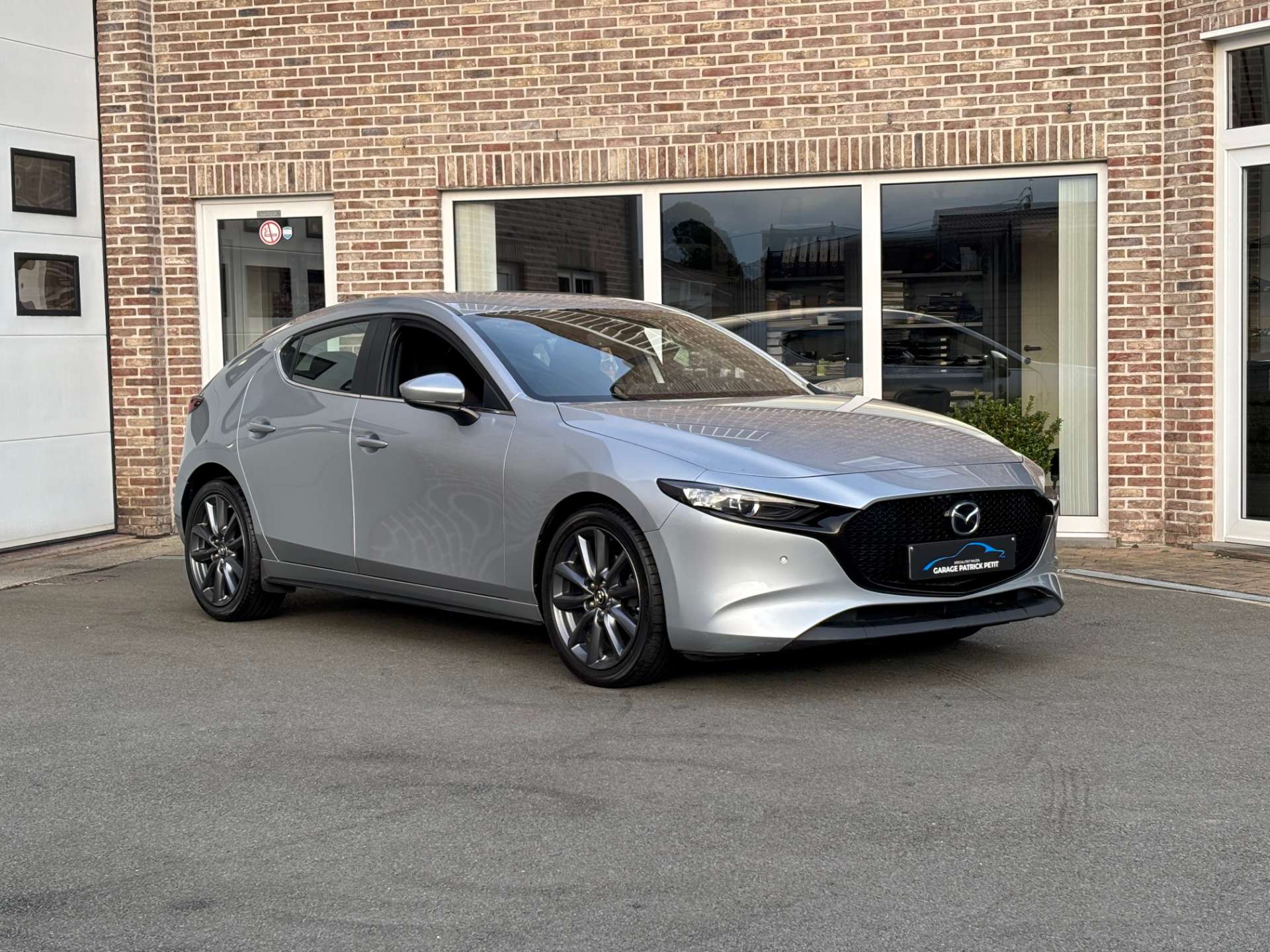 Mazda 3 2.0 M-HYBRID / Camera / Apple