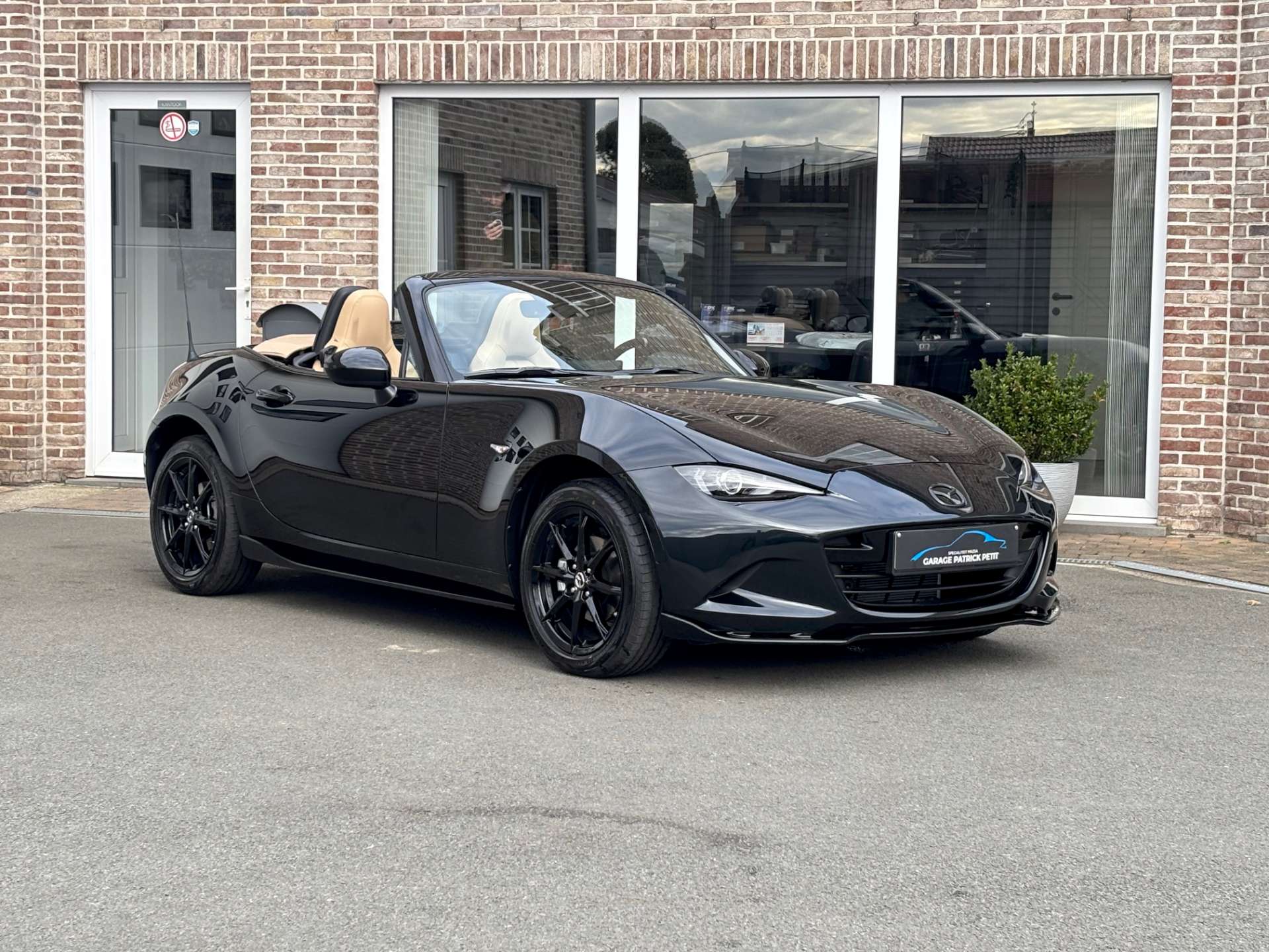 Mazda MX-5 ND 1.5 SKY-G KAZARI / AERO PACK / VELE OPTIES
