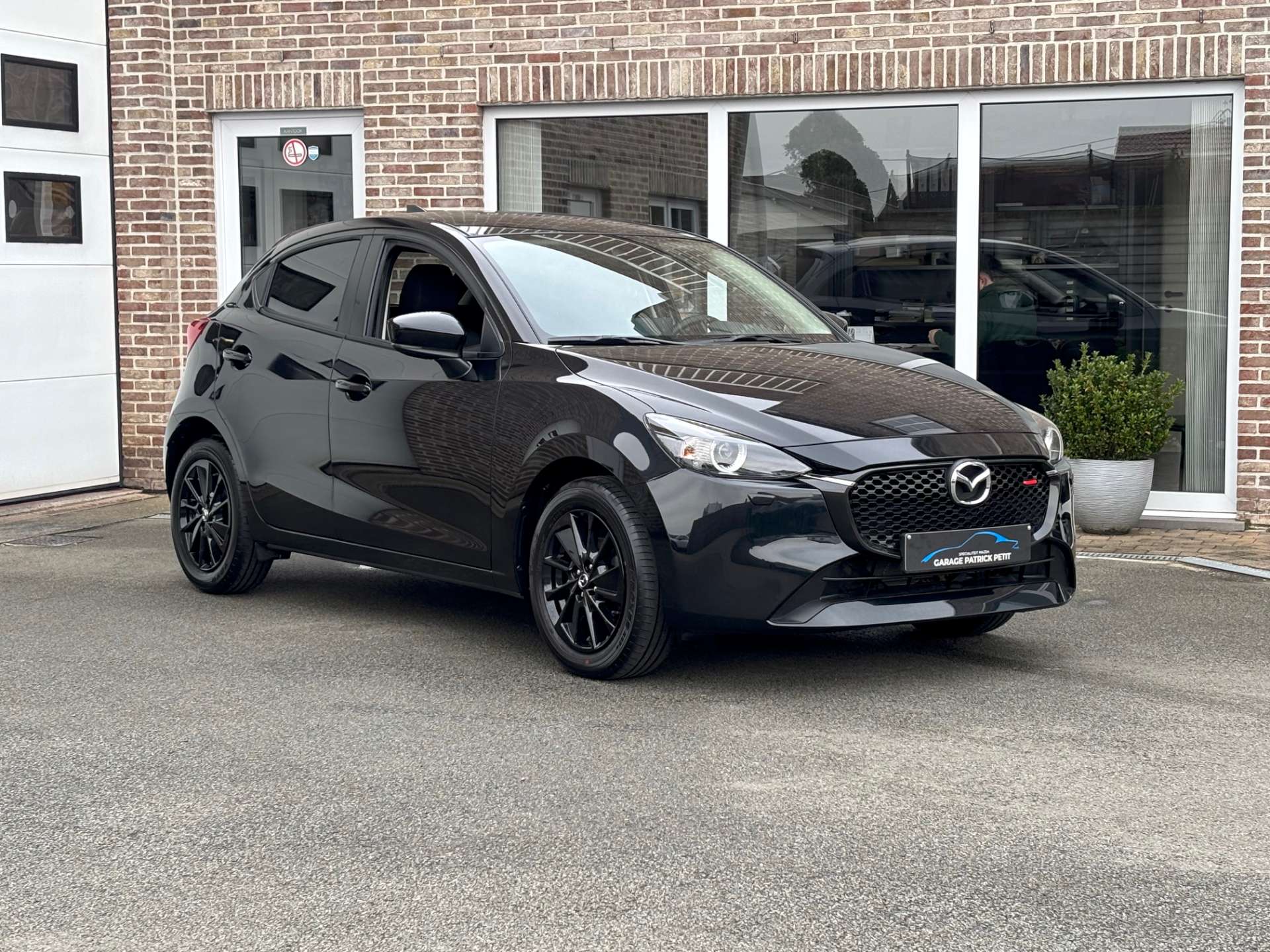 Mazda 2 1.5 M-HYBRID / Camera / Apple