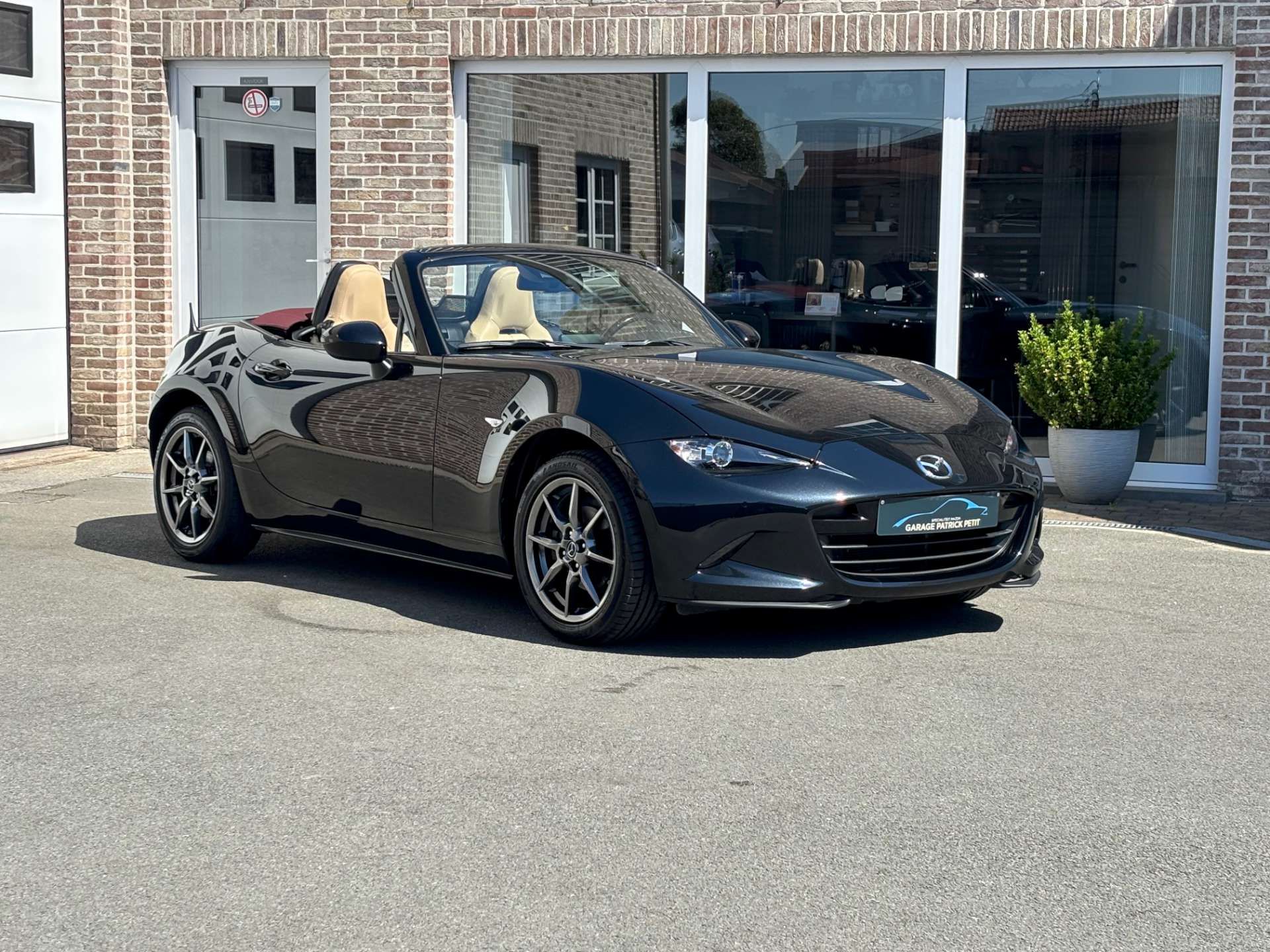 Mazda MX-5 ND 1.5 SKY-G SAKURA + KERAMISCHE COATING
