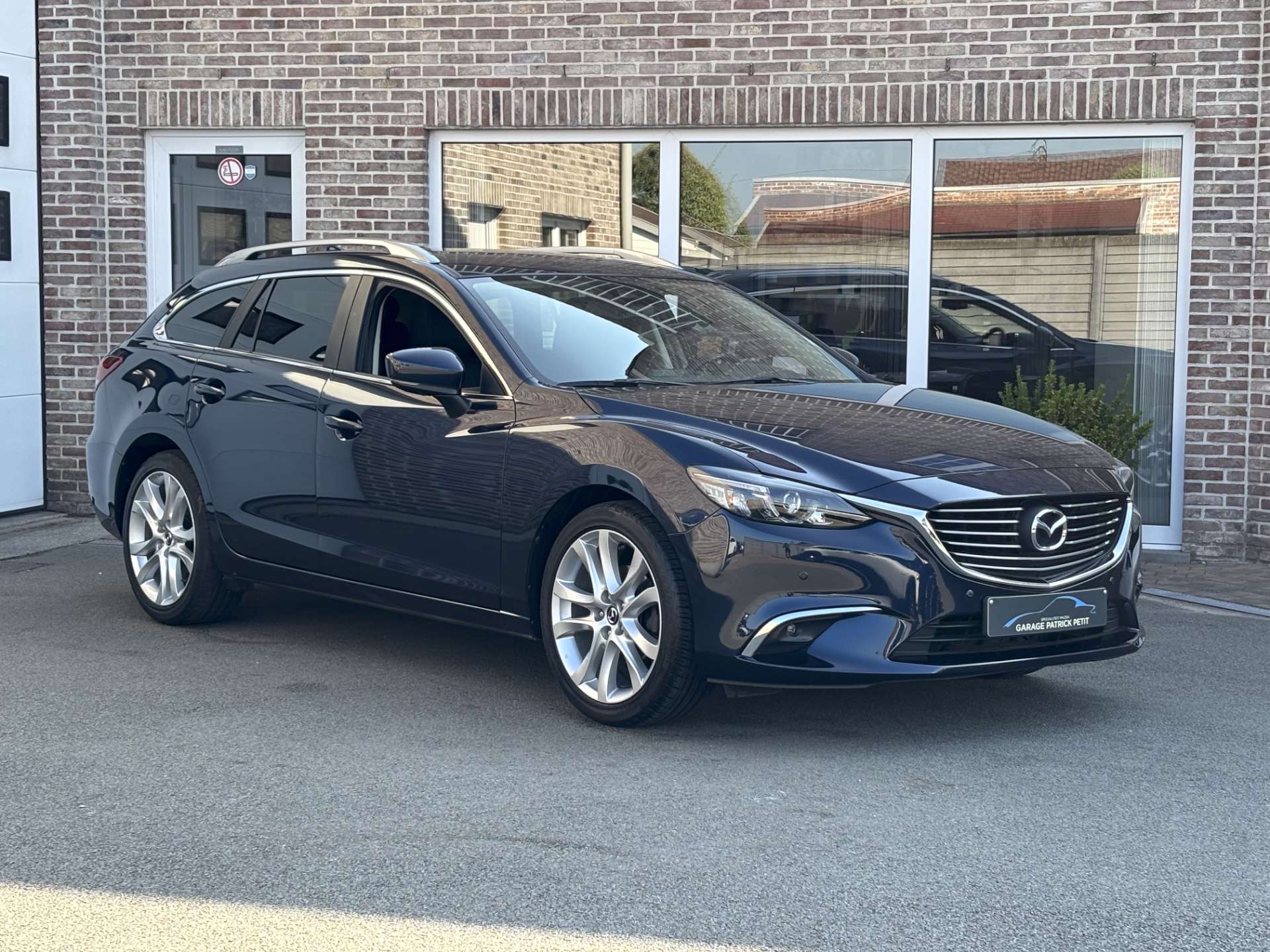 Mazda 6 2.0 SKY-G Break / 360 camera