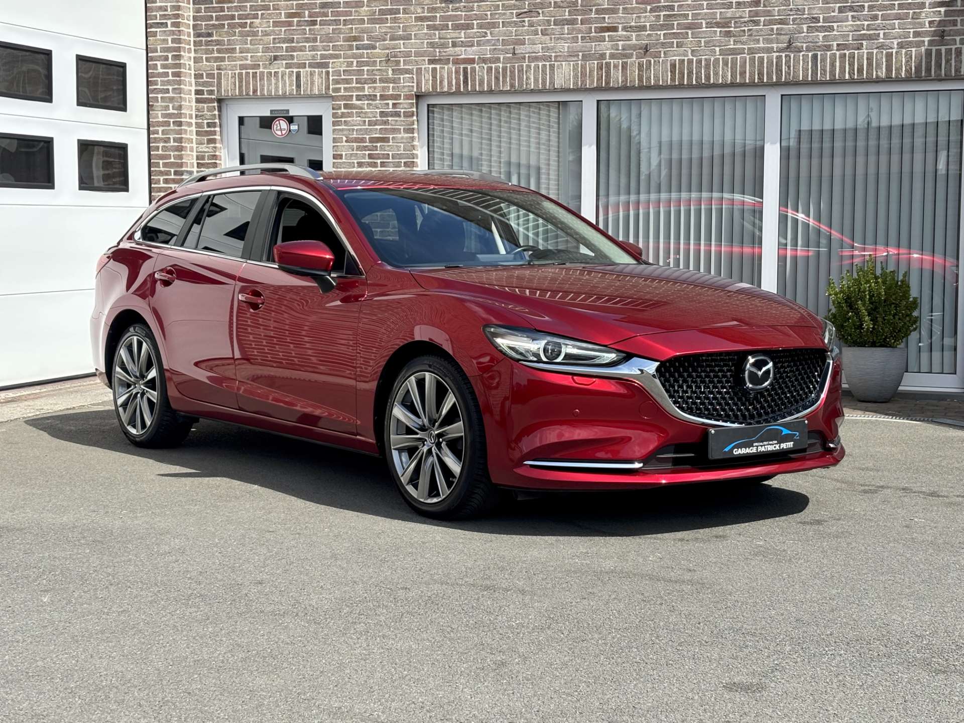 Mazda 6 2.0 SKY-G Break / 360 camera / Apple
