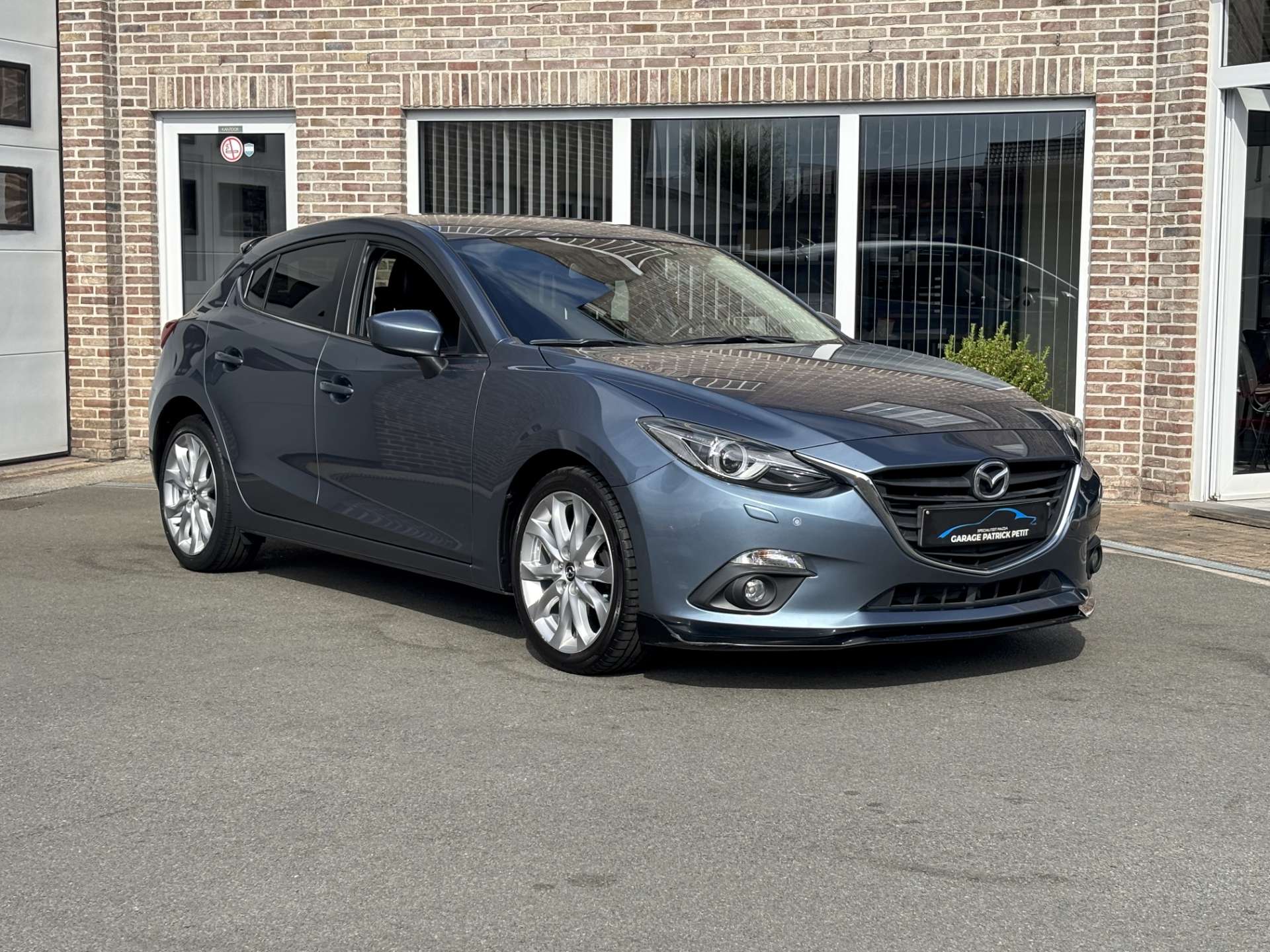 Mazda 3 1.5 SKY-G SKYCRUISE / Leder