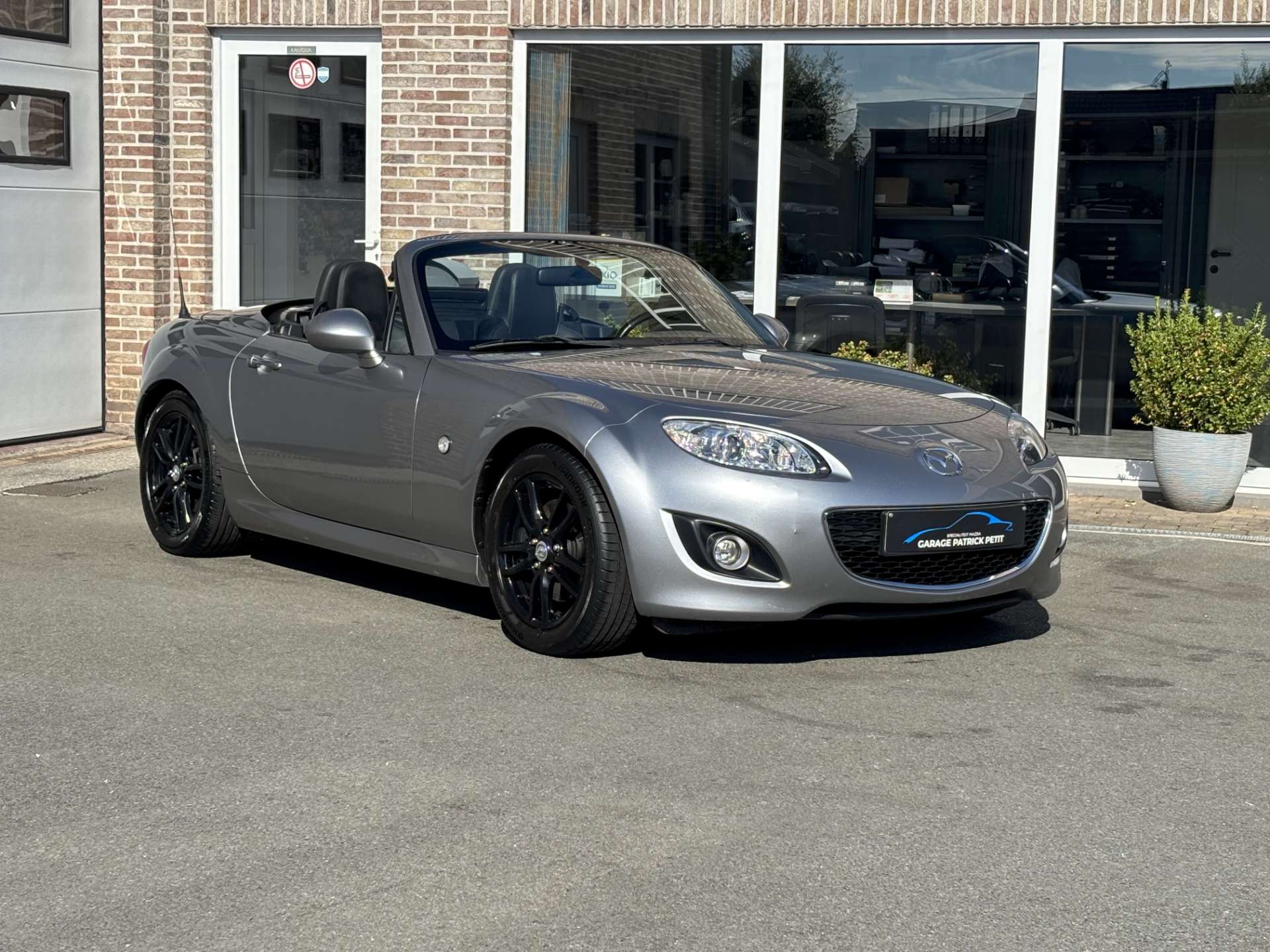 Mazda MX-5 1.8i NCFL Roadster Coupé