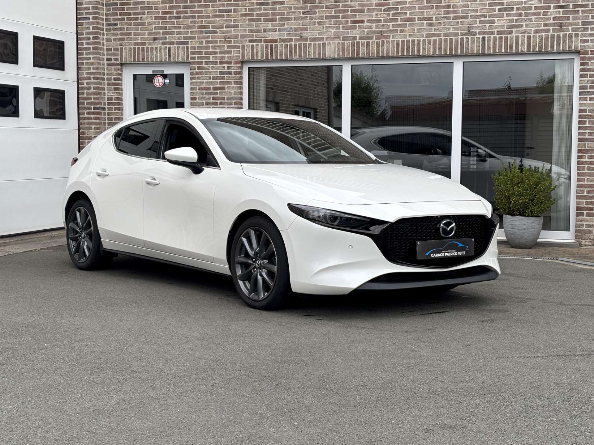 Mazda 3 2.0 M-HYBRID / Camera / Apple