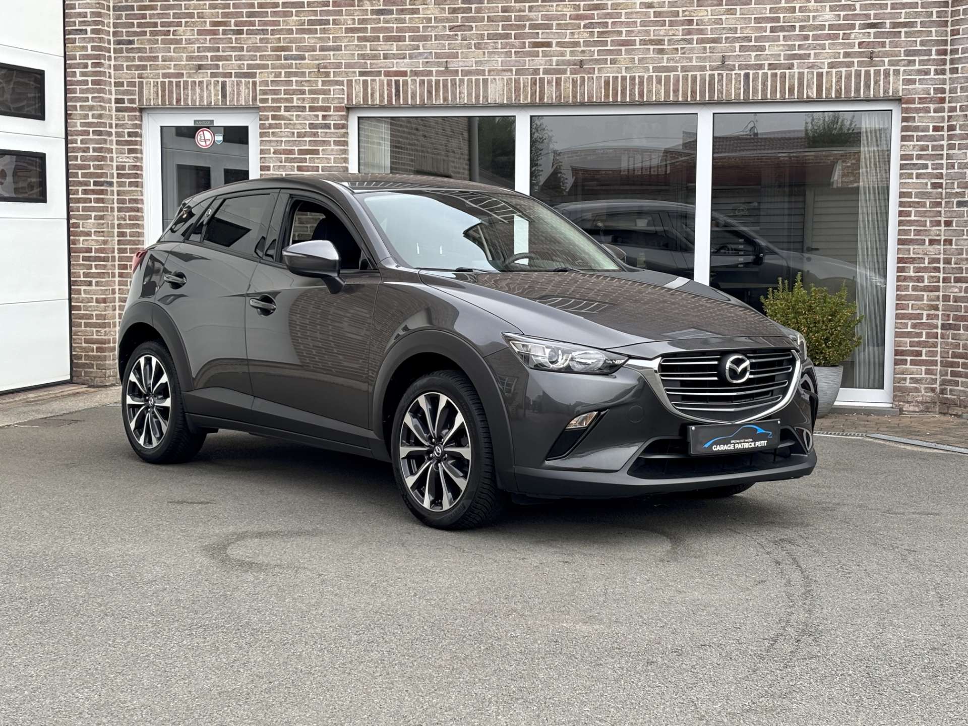 Mazda CX-3 2.0 SKY-G ADVANTAGE / Camera / Apple