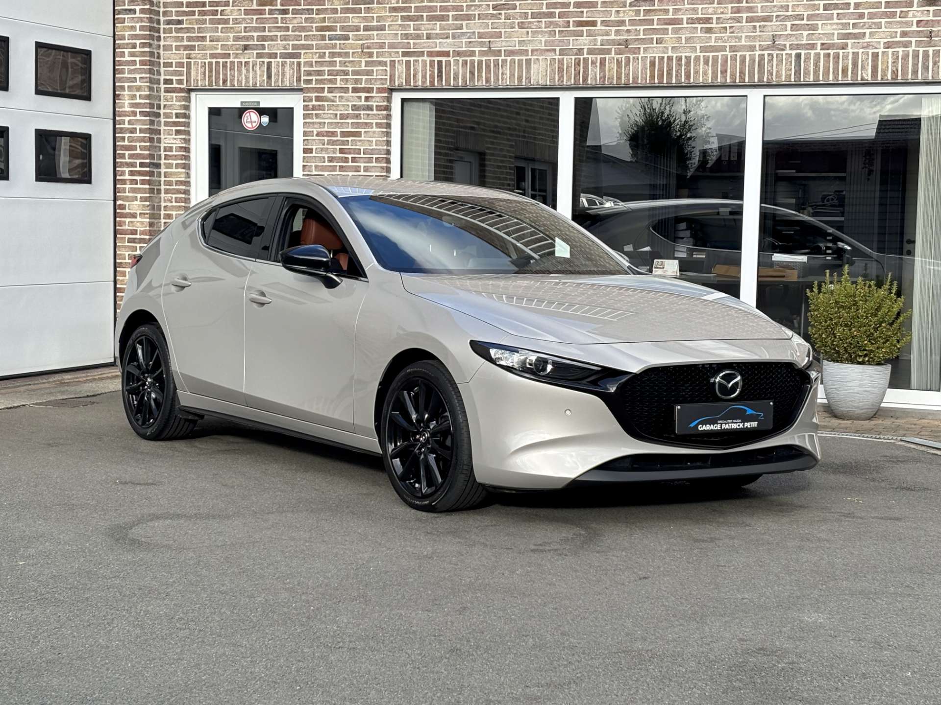 Mazda 3 2.0 M-HYBRID NAGISA / Bose