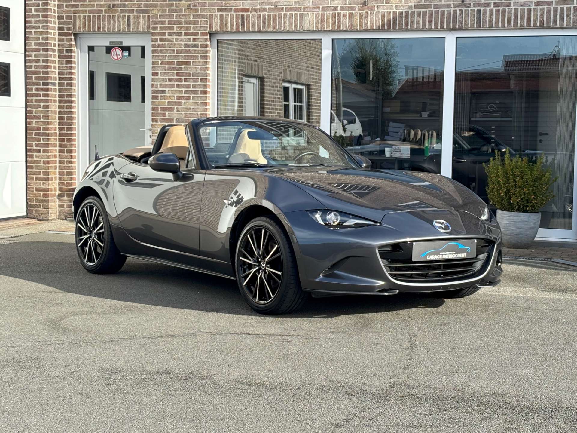 Mazda MX-5 ND 2.0 SKY-G KAZARI / MODEL 2024